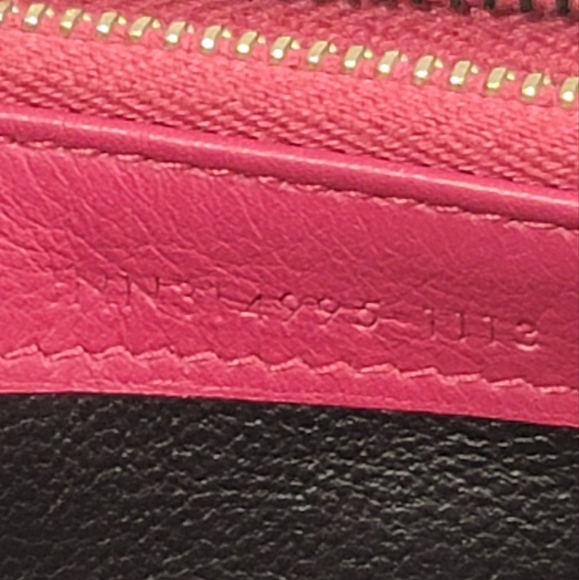 Authentic YSL classic Y wallet - Picture 9 of 12